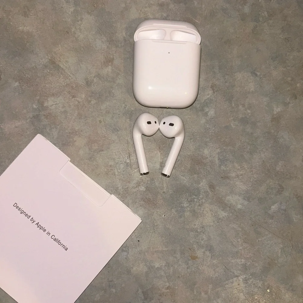 Apple AirPods with Charging Case in White